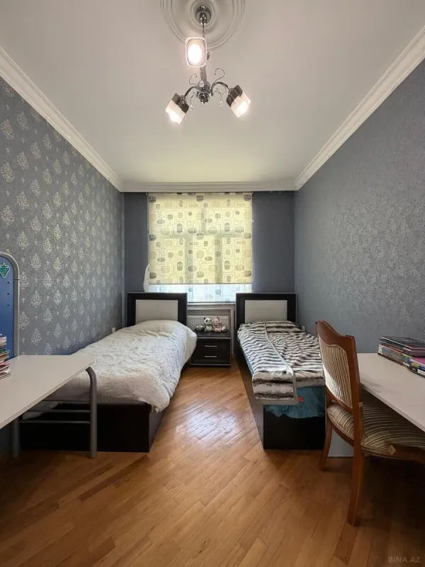 Satılır 3 otaqlı mənzil 140 m²