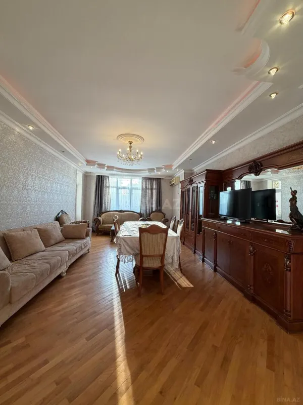 Satılır 3 otaqlı mənzil 140 m²