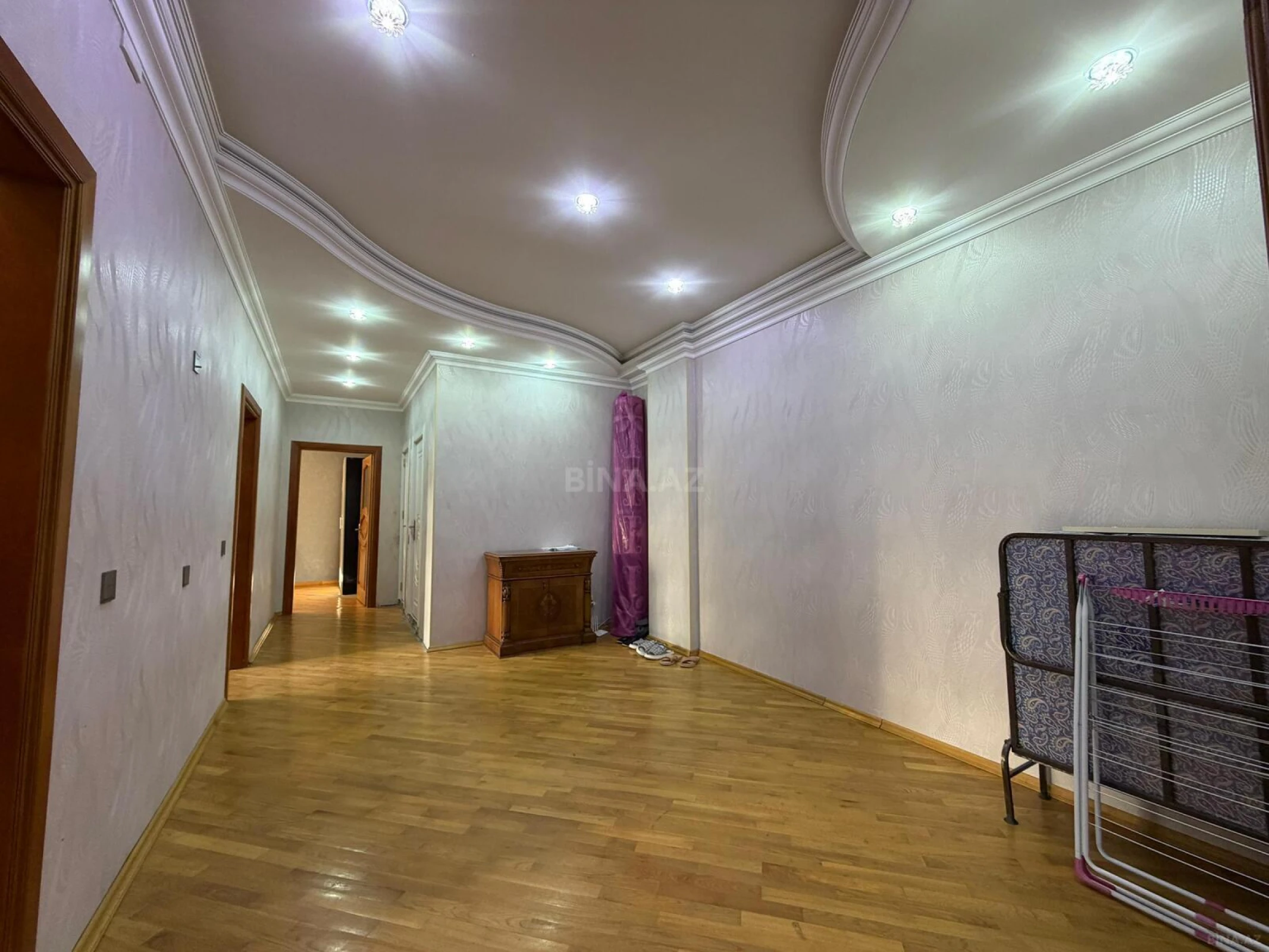 Satılır 3 otaqlı mənzil 140 m²