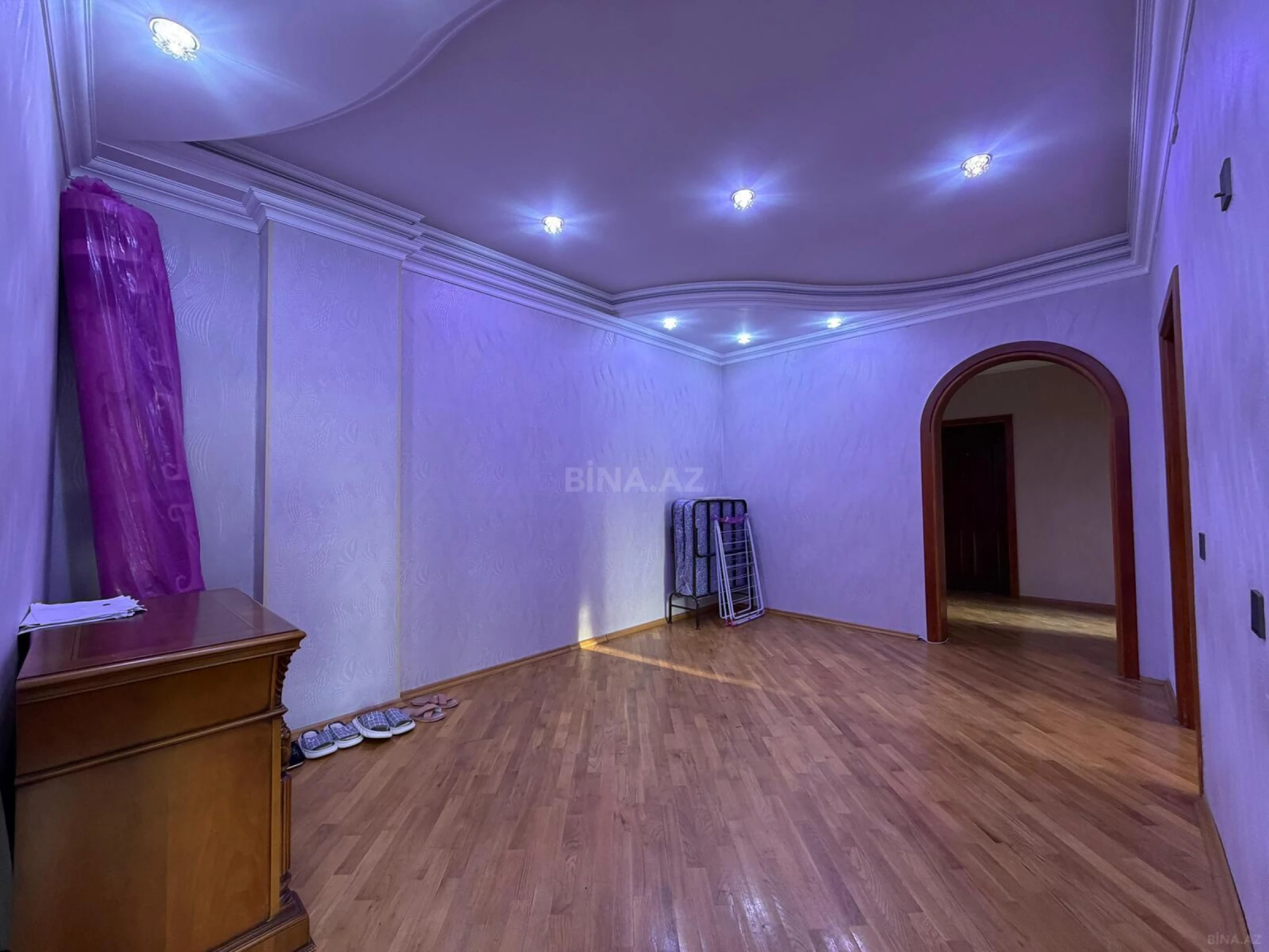 Satılır 3 otaqlı mənzil 140 m²
