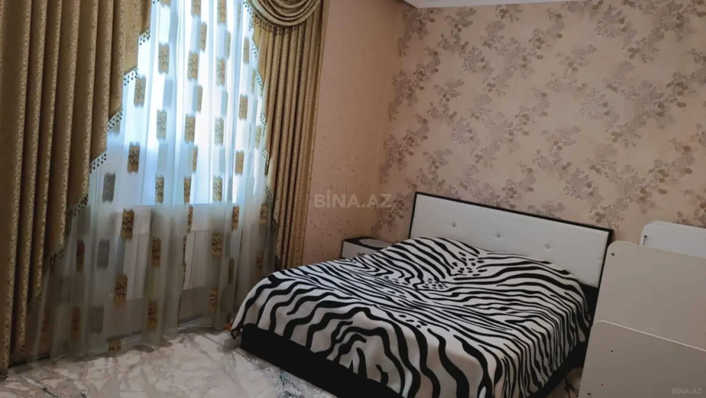 Satılır 5 otaqlı həyət evi 202 m²
