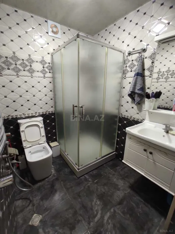 Satılır 5 otaqlı həyət evi 202 m²