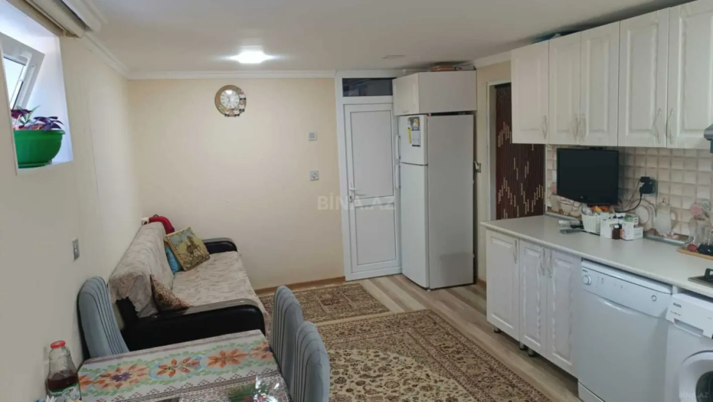 Satılır 5 otaqlı həyət evi 202 m²