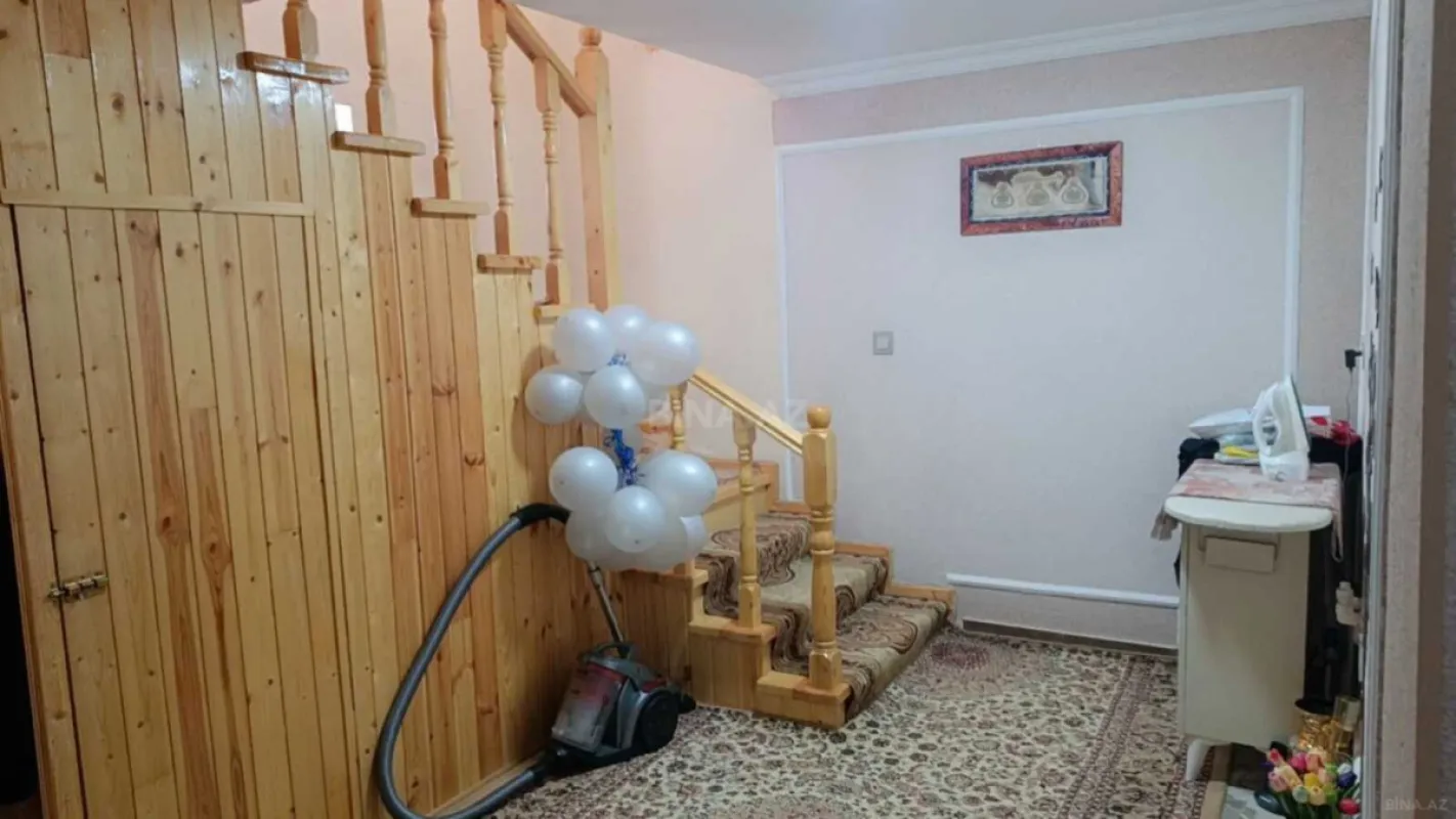 Satılır 5 otaqlı həyət evi 202 m²