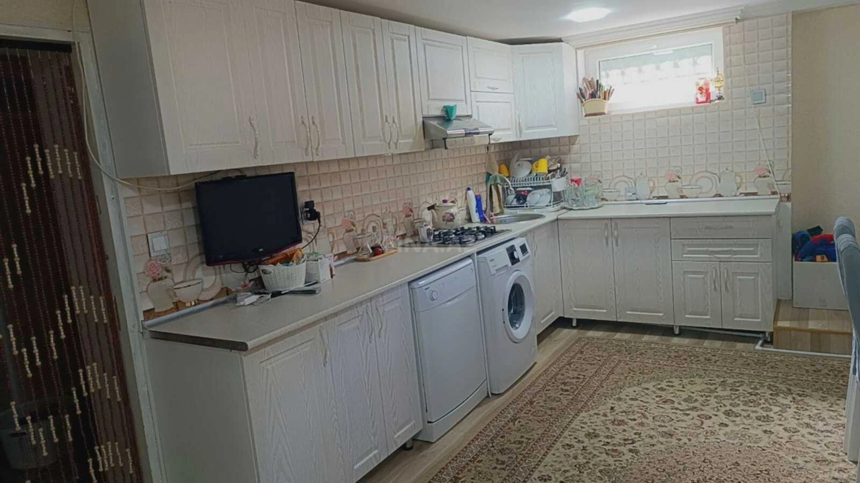 Satılır 5 otaqlı həyət evi 202 m²