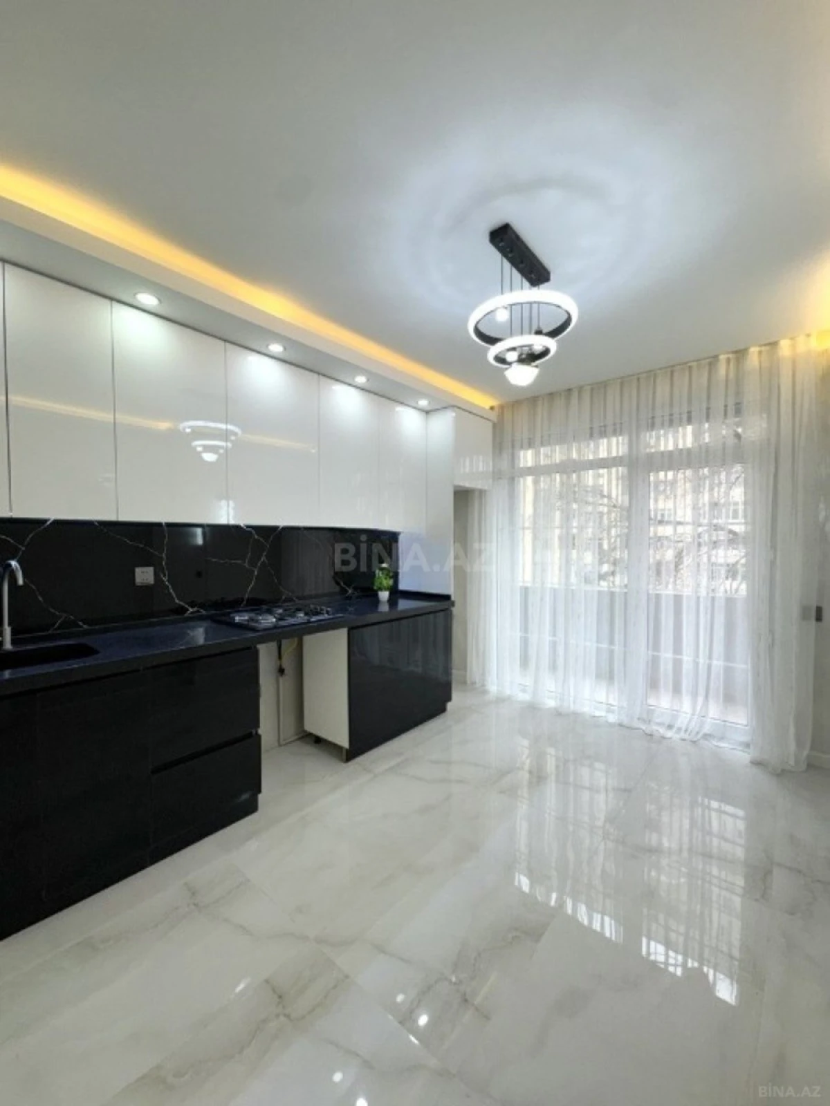 Satılır 2 otaqlı mənzil 65 m²