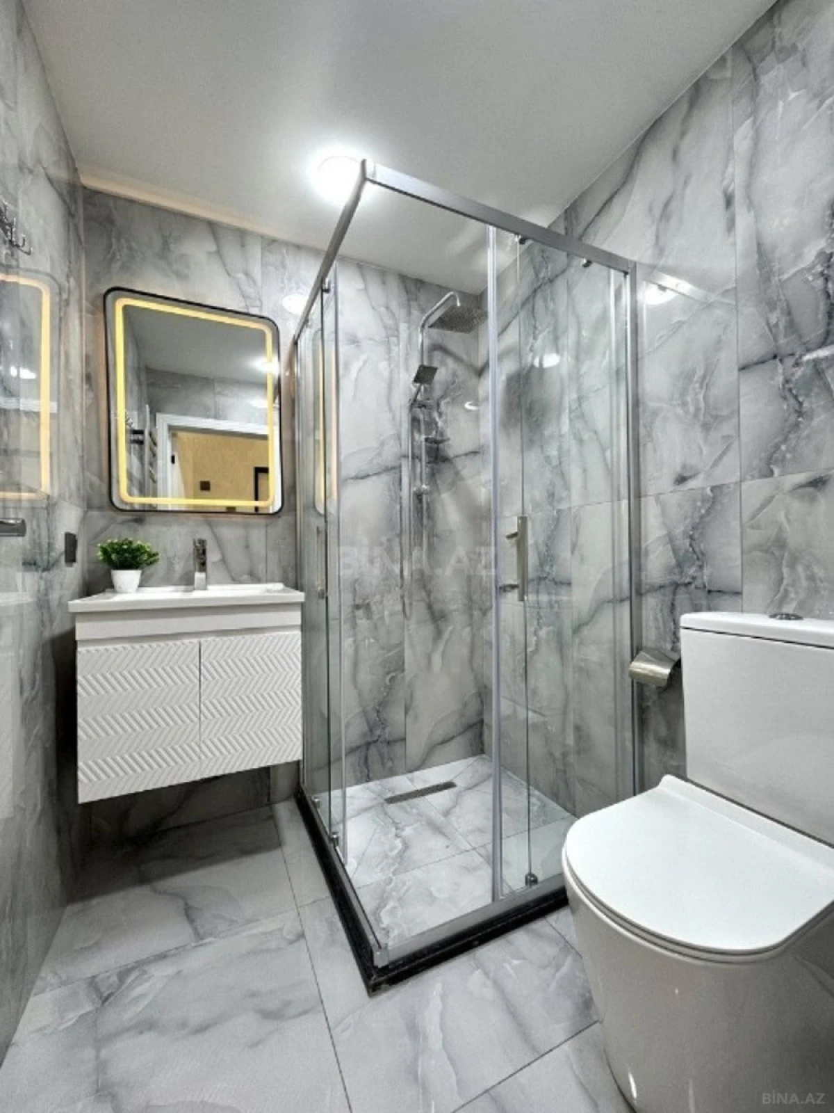 Satılır 2 otaqlı mənzil 65 m²