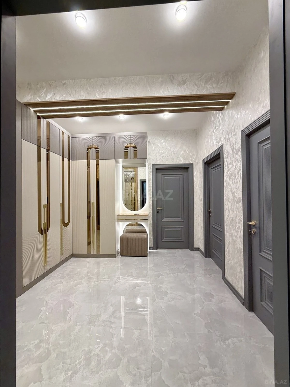 Satılır 3 otaqlı mənzil 96 m²