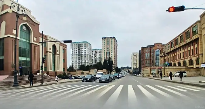 Satılır 3 otaqlı mənzil 135 m²