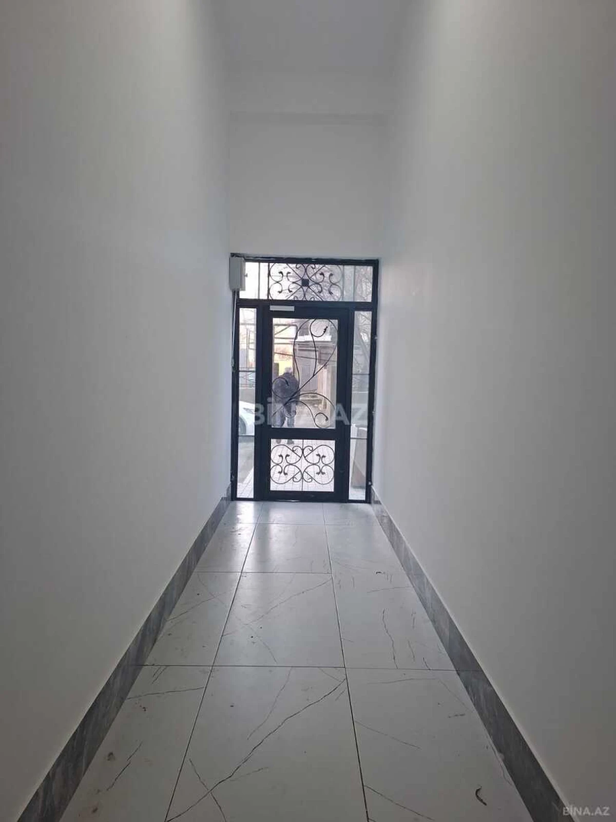 Satılır 3 otaqlı mənzil 135 m²