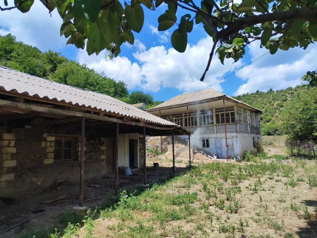 Satılır 2 otaqlı həyət evi 82.7 m²