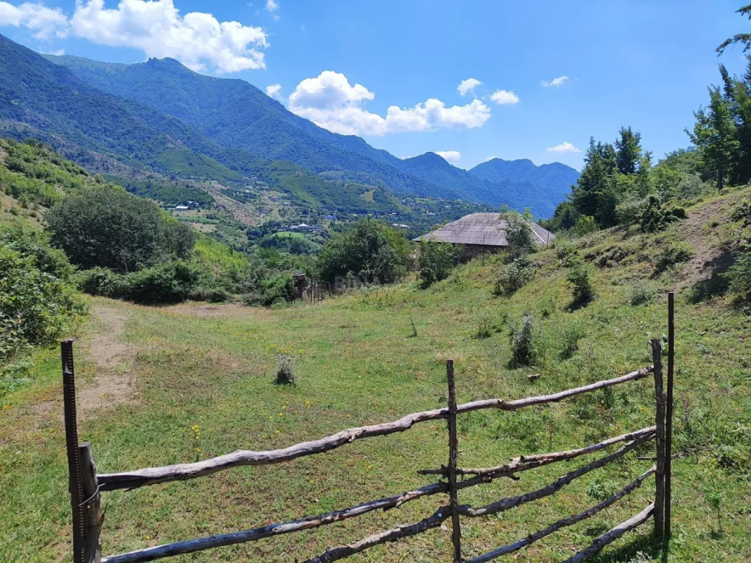 Satılır 2 otaqlı həyət evi 82.7 m²