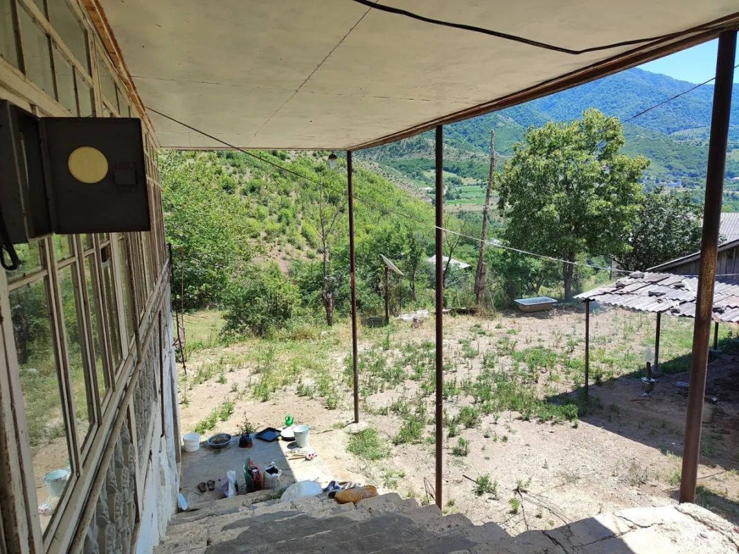 Satılır 2 otaqlı həyət evi 82.7 m²