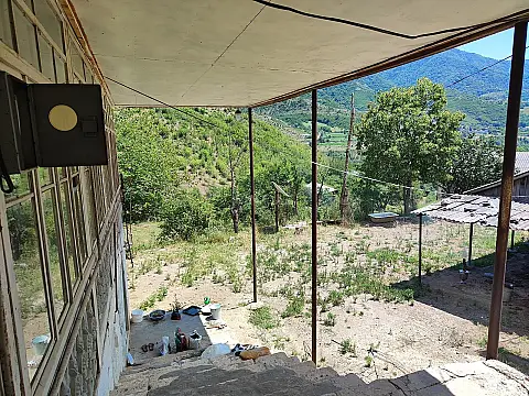 Satılır 2 otaqlı həyət evi 82.7 m²