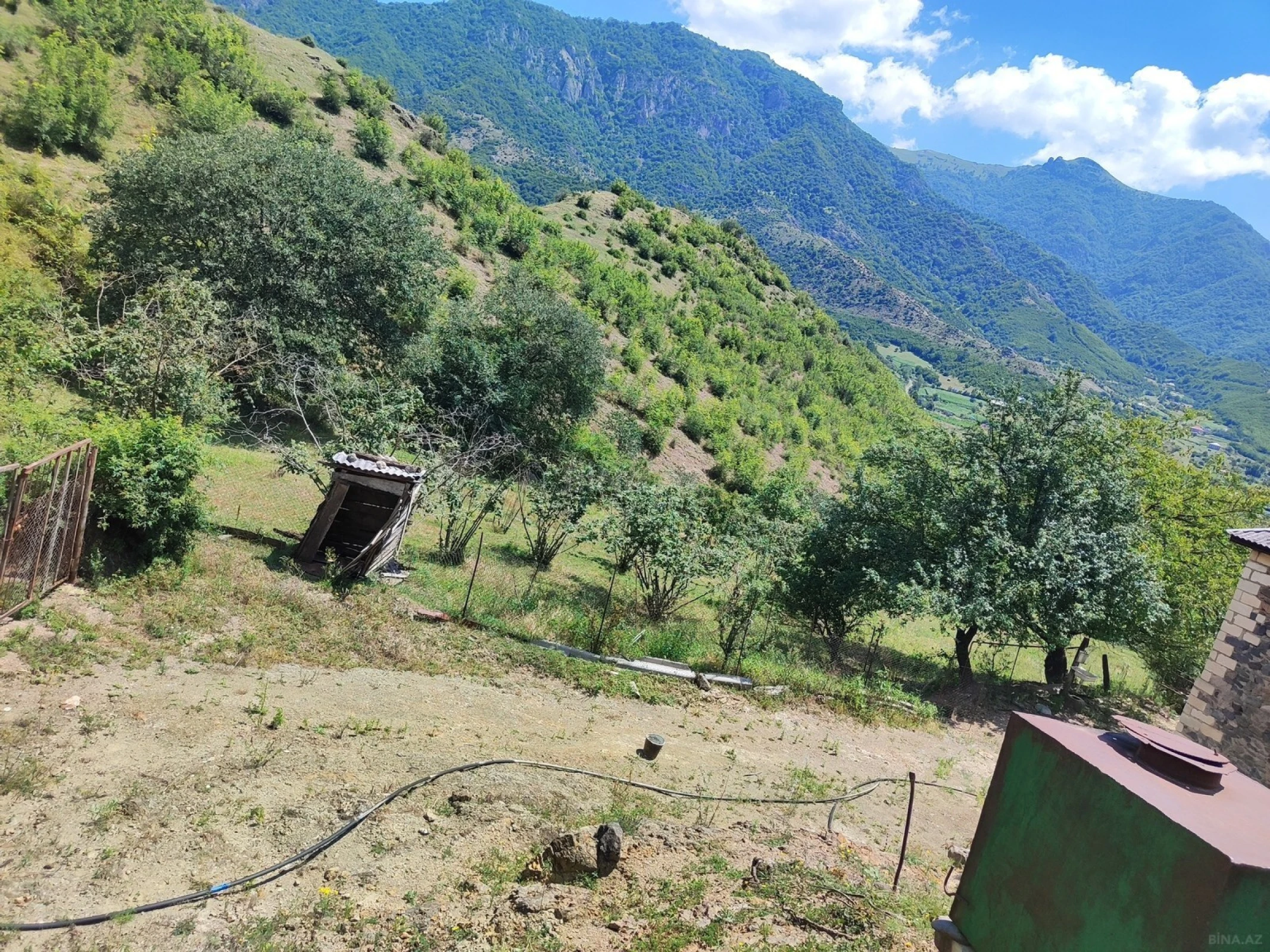 Satılır 2 otaqlı həyət evi 82.7 m²