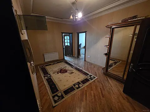 Kirayə verilir 2 otaqlı mənzil 95 m²