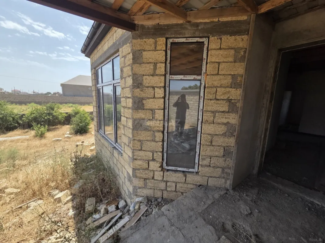 Satılır 5 otaqlı həyət evi 175 m²