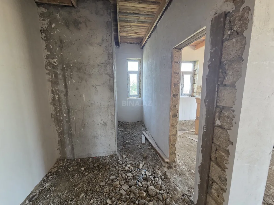 Satılır 5 otaqlı həyət evi 175 m²