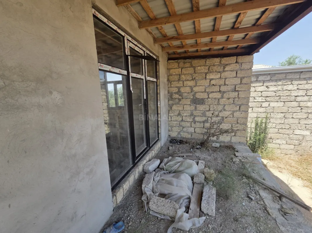 Satılır 5 otaqlı həyət evi 175 m²