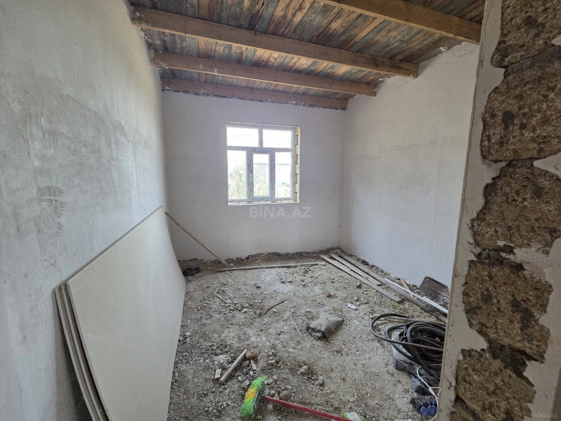 Satılır 5 otaqlı həyət evi 175 m²