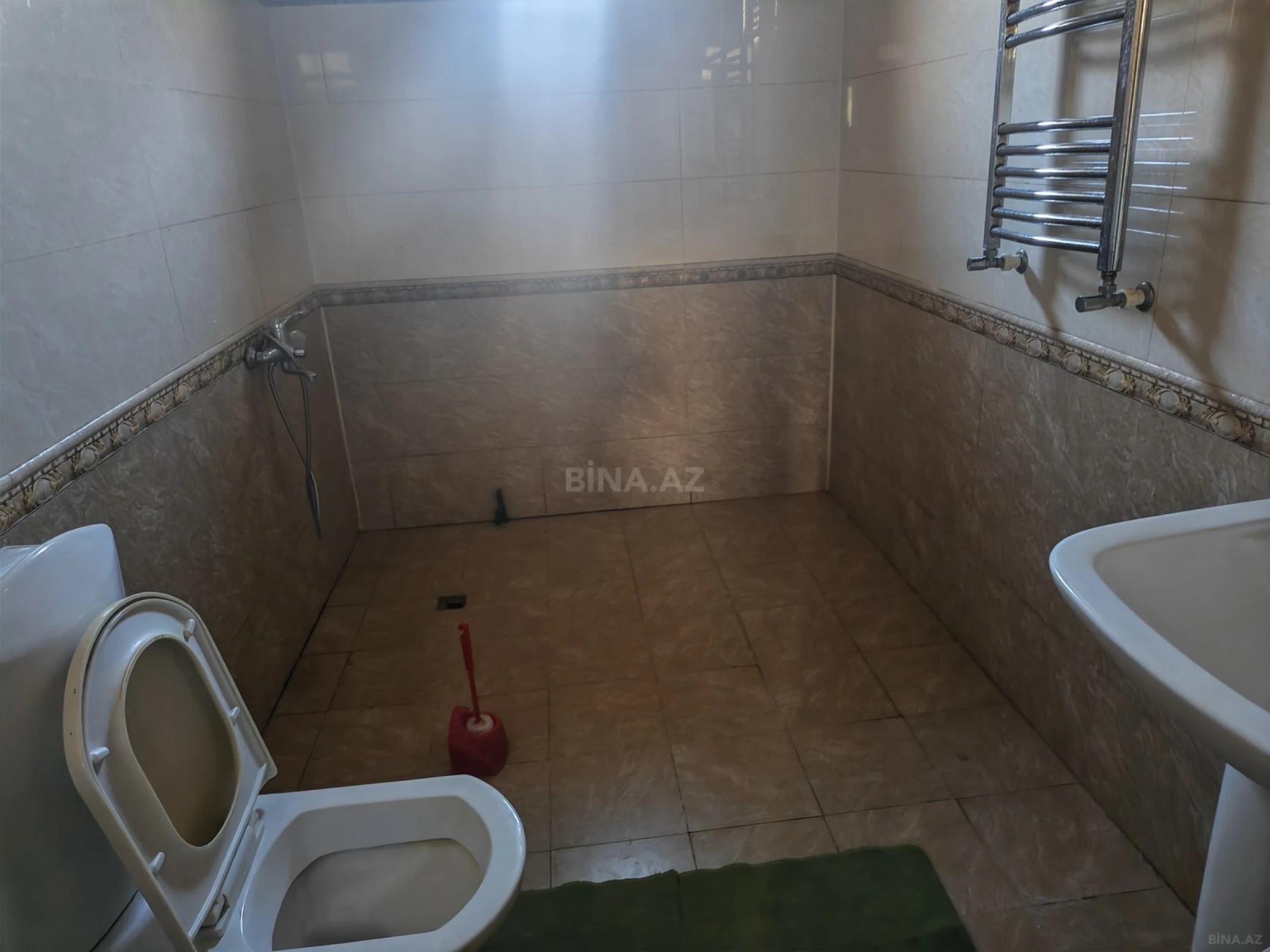 Kirayə verilir 6 otaqlı həyət evi 240 m²