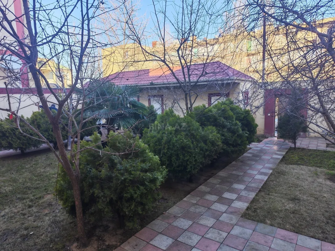 Kirayə verilir 6 otaqlı həyət evi 240 m²