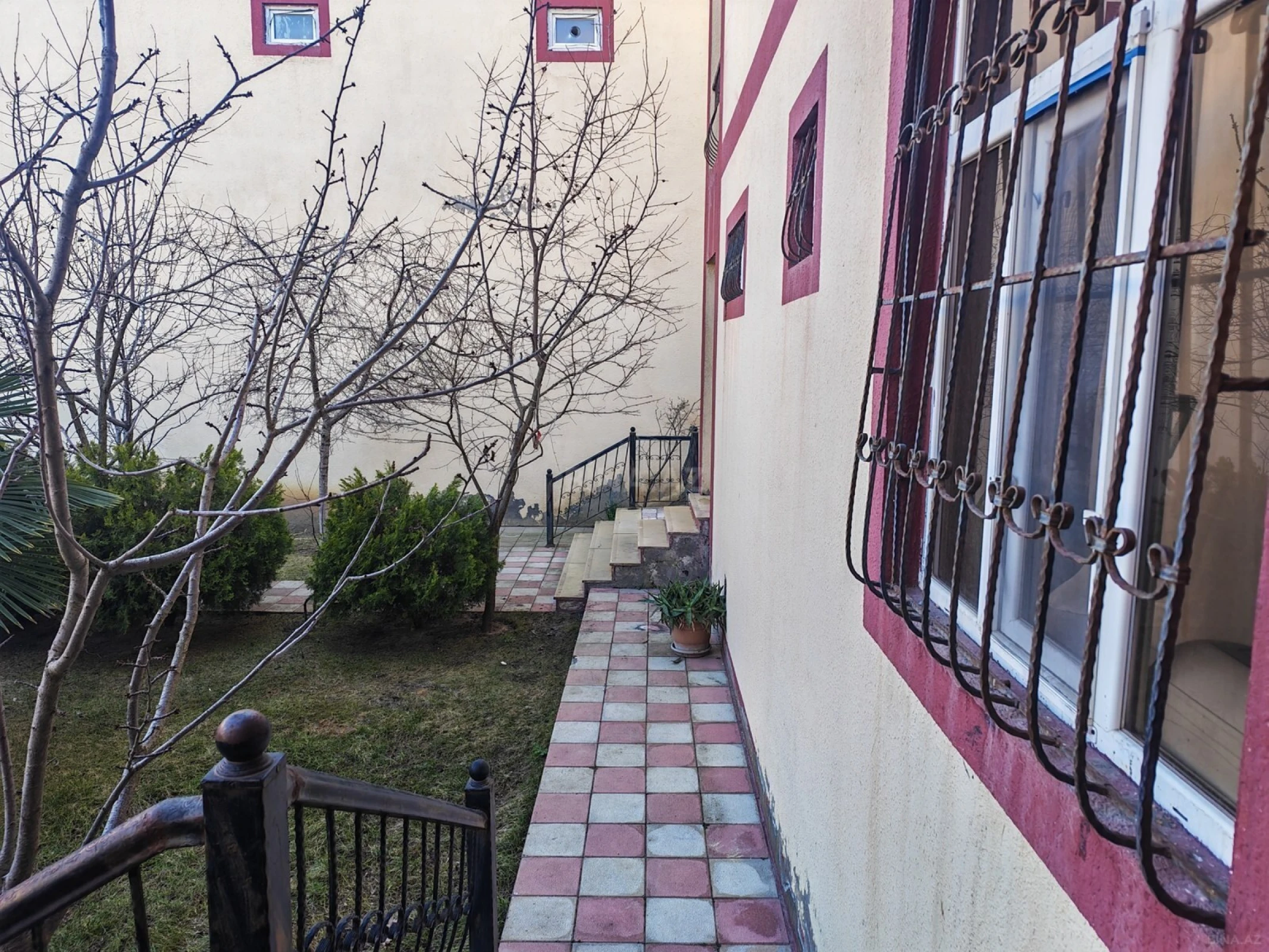 Kirayə verilir 6 otaqlı həyət evi 240 m²