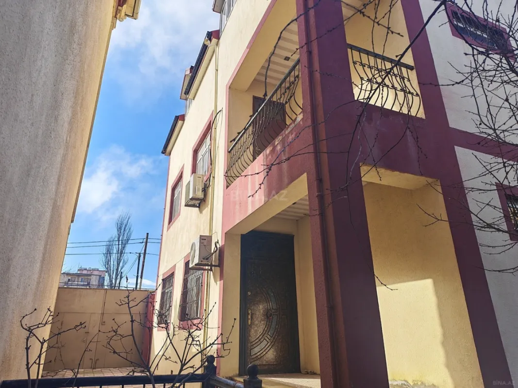 Kirayə verilir 6 otaqlı həyət evi 240 m²