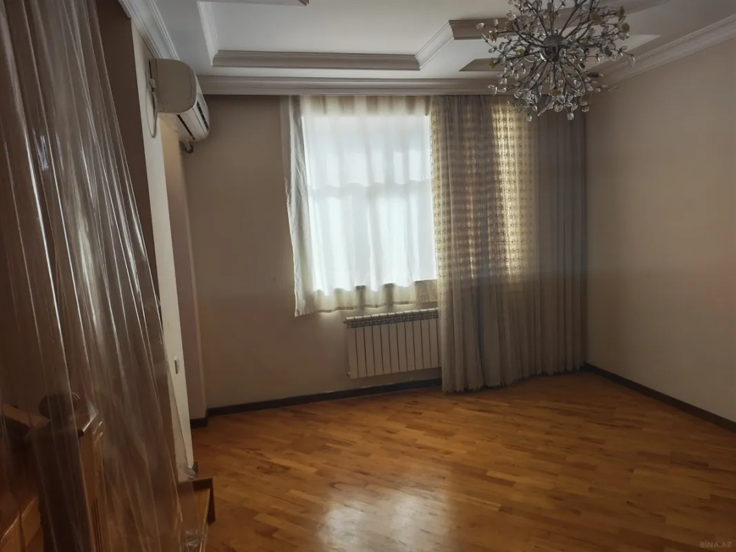 Kirayə verilir 6 otaqlı həyət evi 240 m²