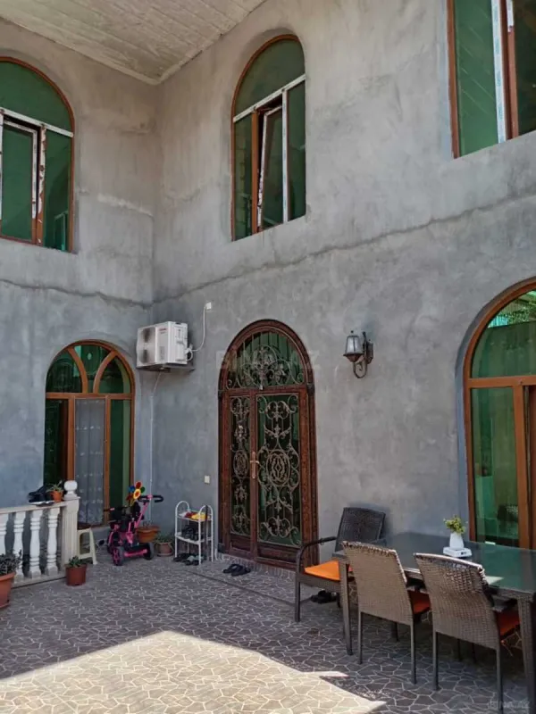 Satılır 4 otaqlı həyət evi 286 m²