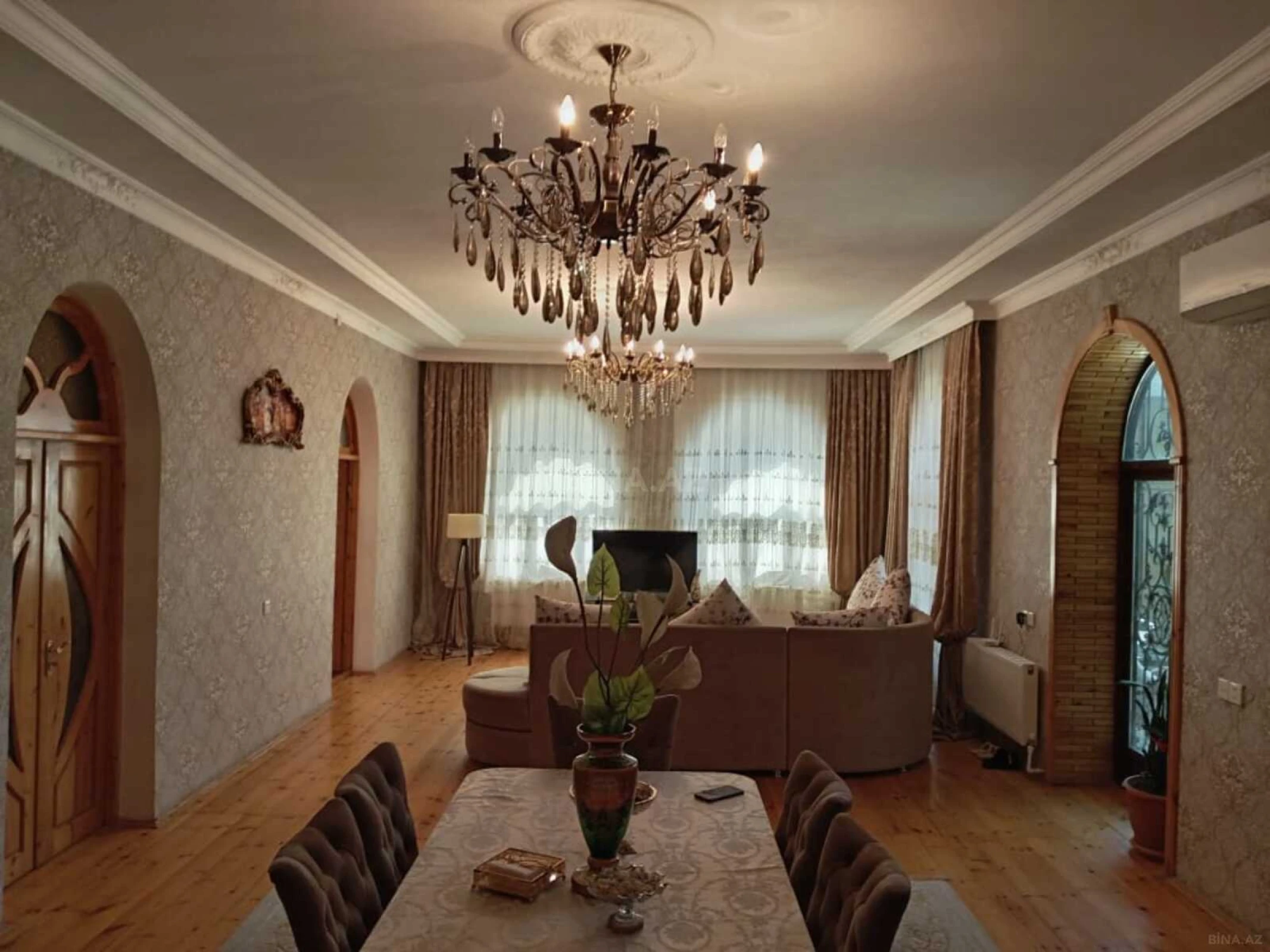 Satılır 4 otaqlı həyət evi 286 m²