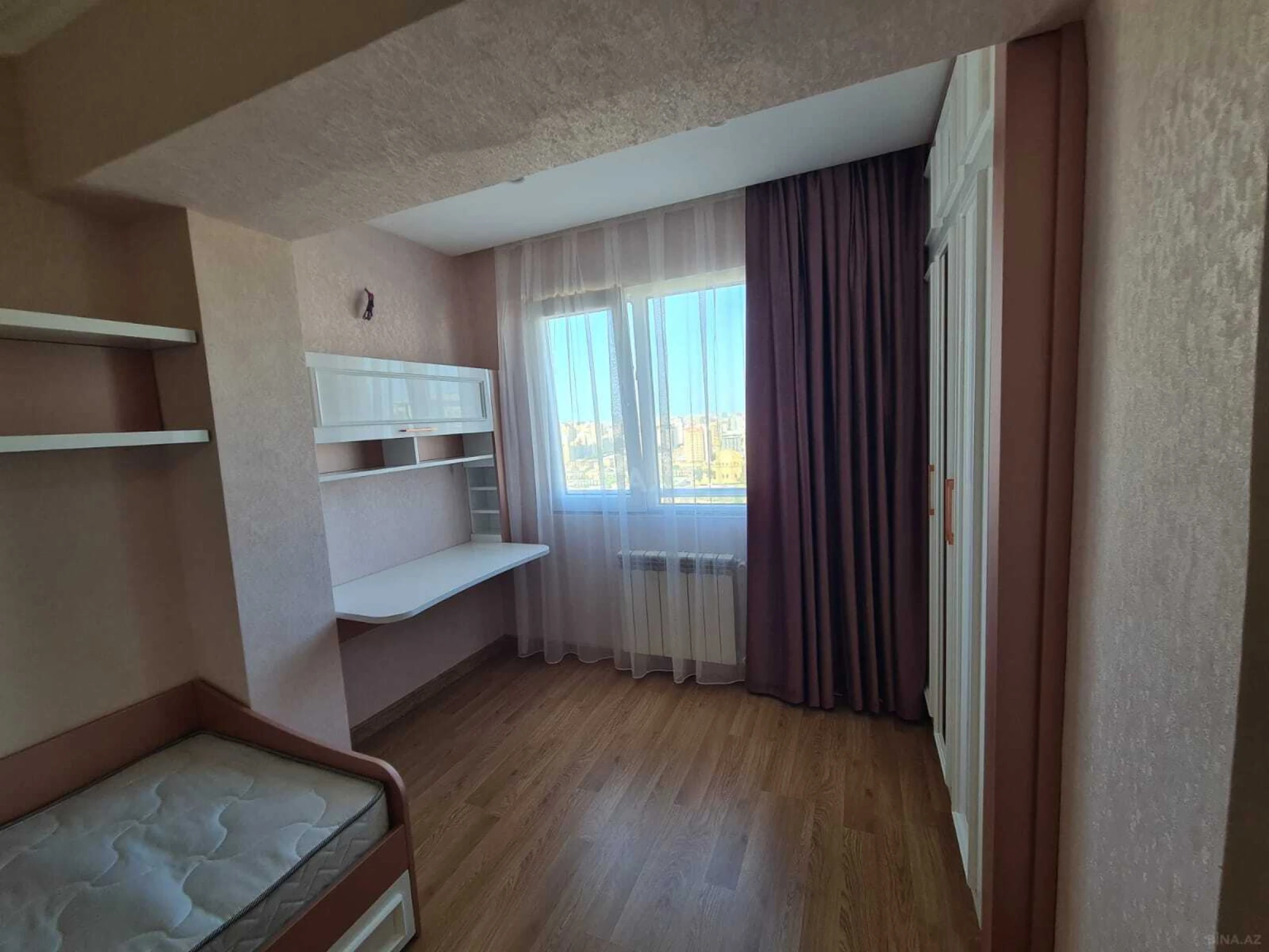 Satılır 3 otaqlı mənzil 83 m²