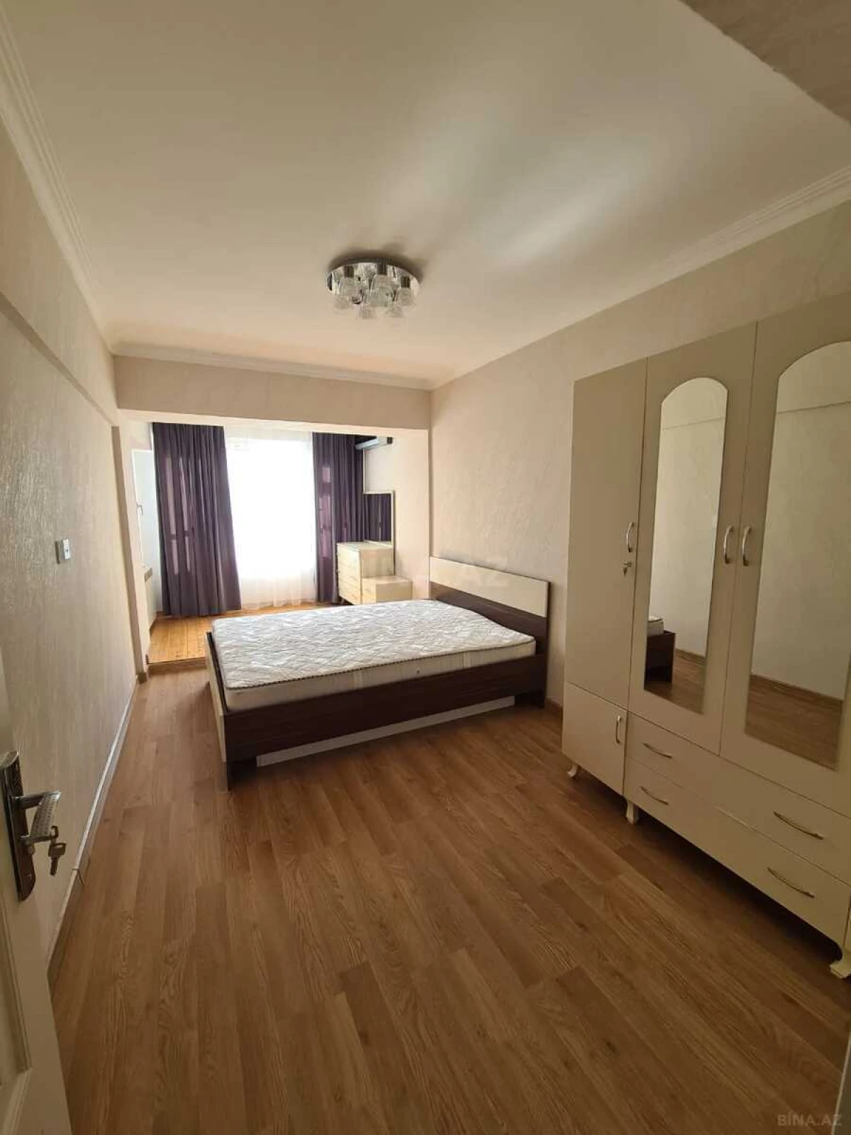 Satılır 3 otaqlı mənzil 83 m²