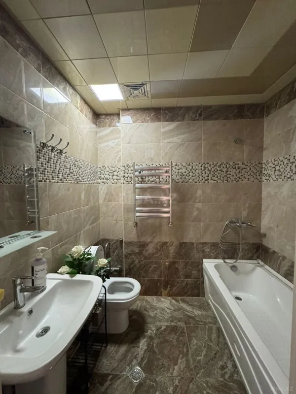 Kirayə verilir 2 otaqlı mənzil 80 m²