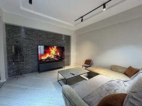 Kirayə verilir 2 otaqlı mənzil 80 m²