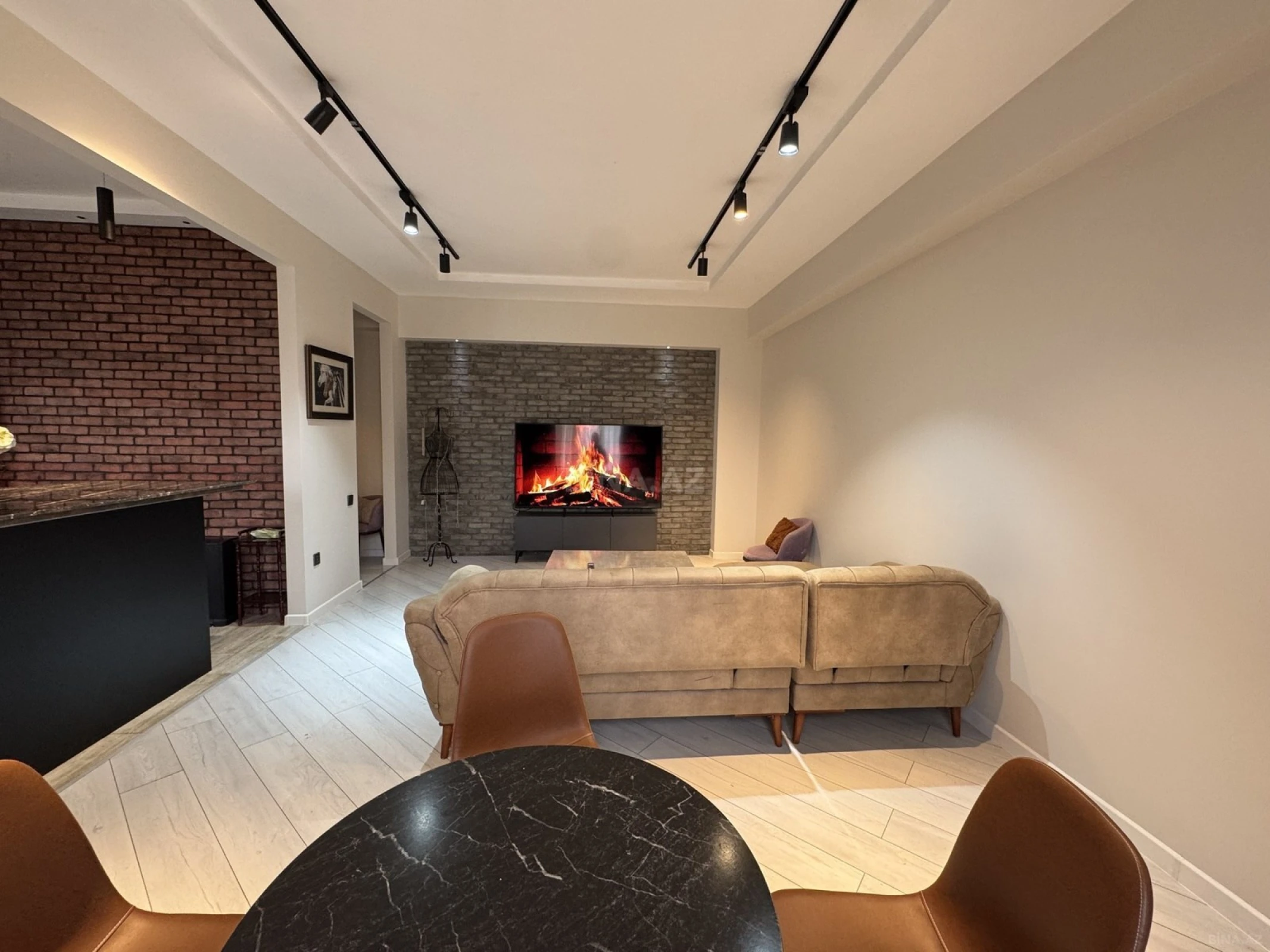 Kirayə verilir 2 otaqlı mənzil 80 m²