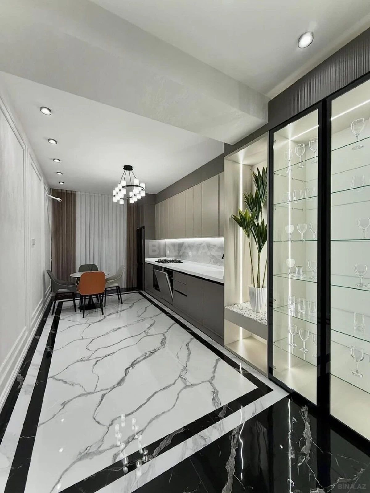 Satılır 3 otaqlı mənzil 120 m²