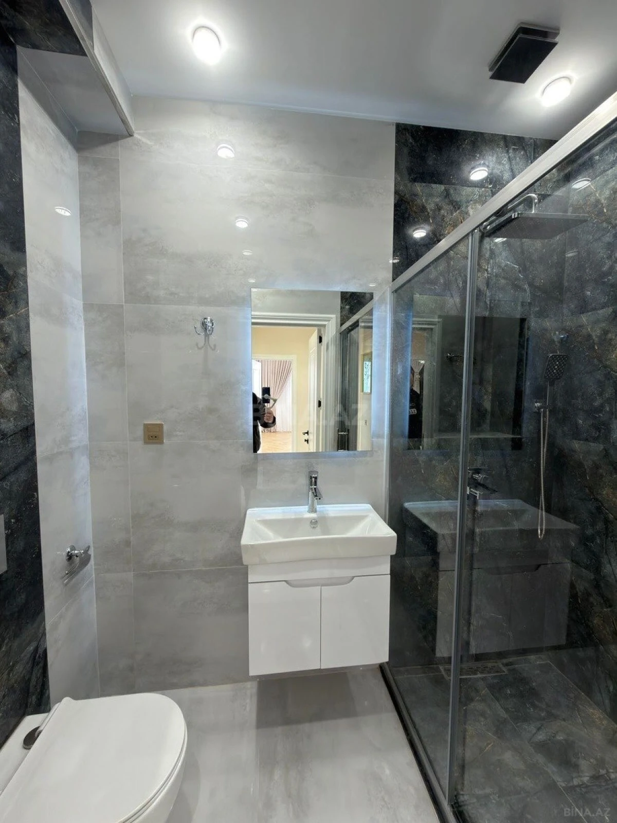 Satılır 3 otaqlı mənzil 101 m²