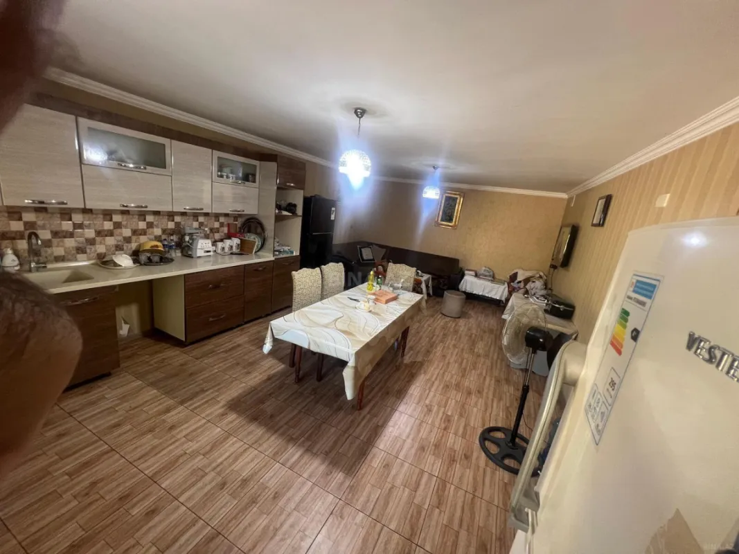 Satılır 6 otaqlı həyət evi 310 m²