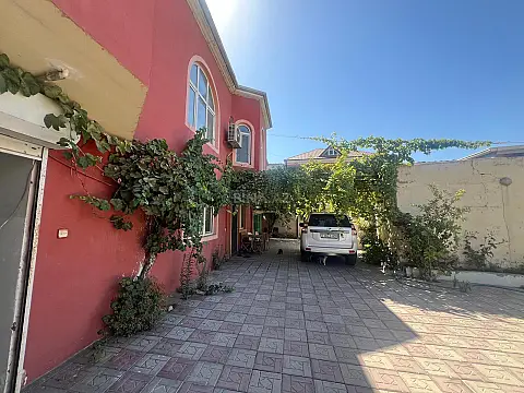 Satılır 6 otaqlı həyət evi 310 m²