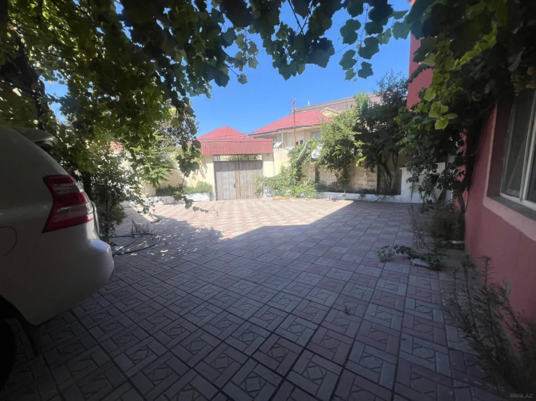 Satılır 6 otaqlı həyət evi 310 m²
