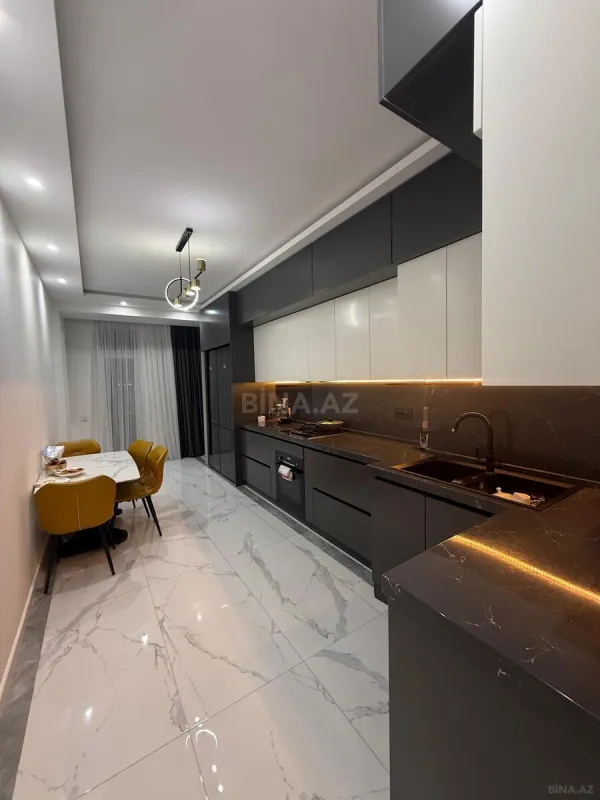 Satılır 3 otaqlı mənzil 136 m²