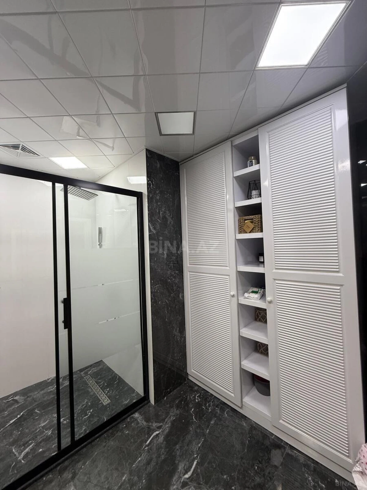 Satılır 3 otaqlı mənzil 136 m²