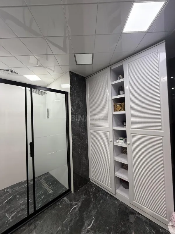 Satılır 3 otaqlı mənzil 136 m²