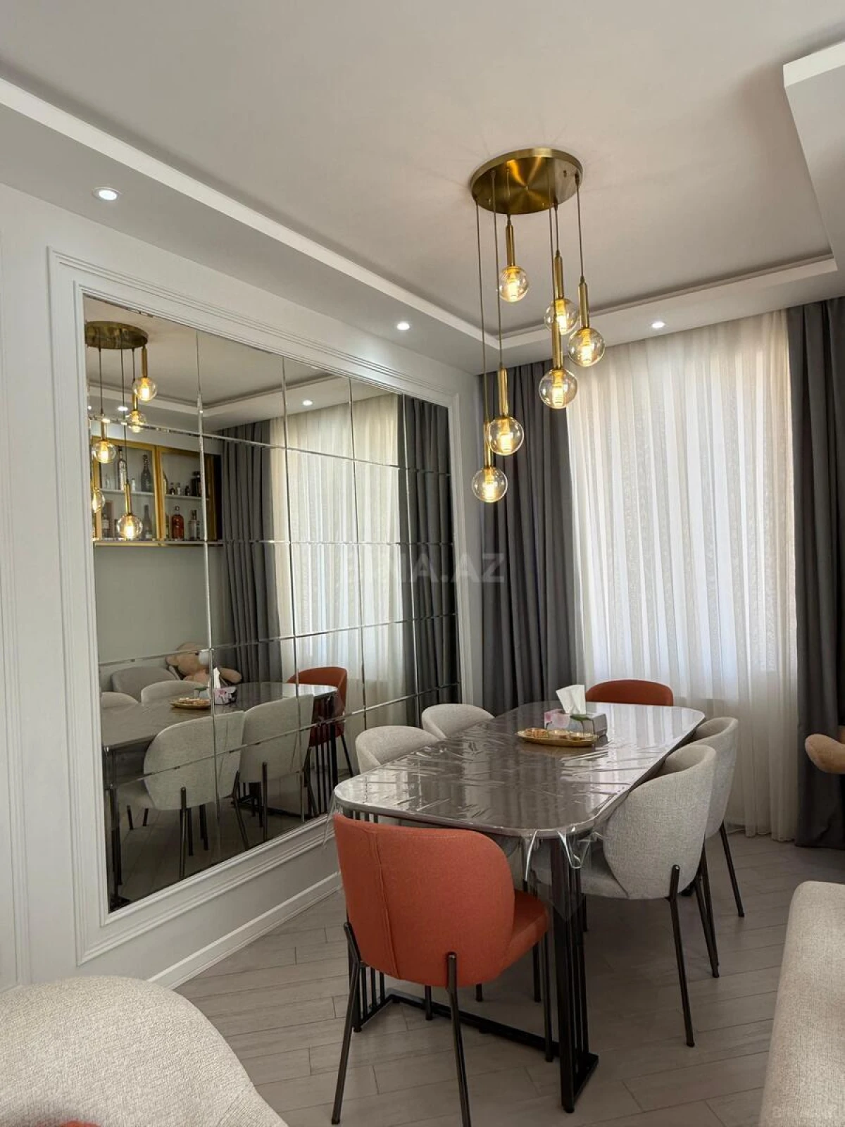 Satılır 3 otaqlı mənzil 136 m²