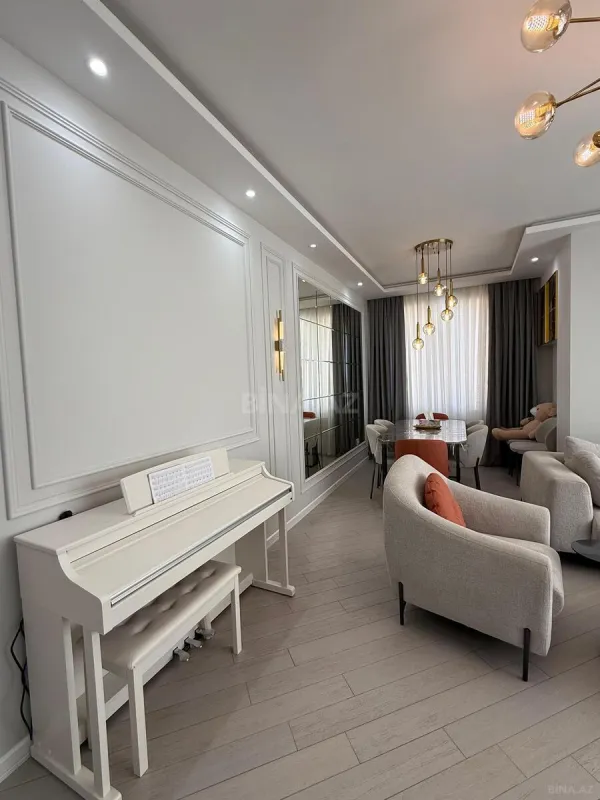 Satılır 3 otaqlı mənzil 136 m²