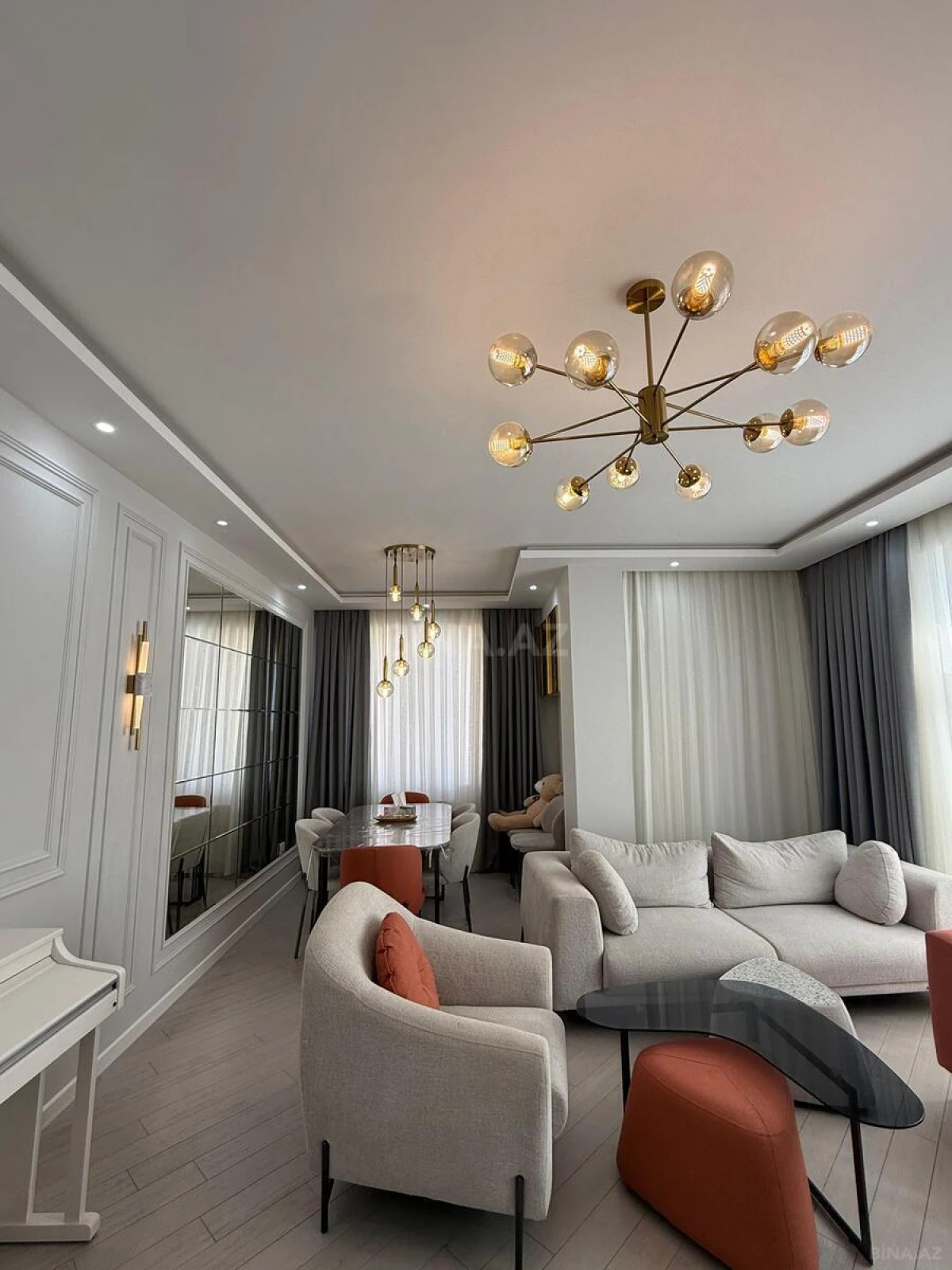 Satılır 3 otaqlı mənzil 136 m²