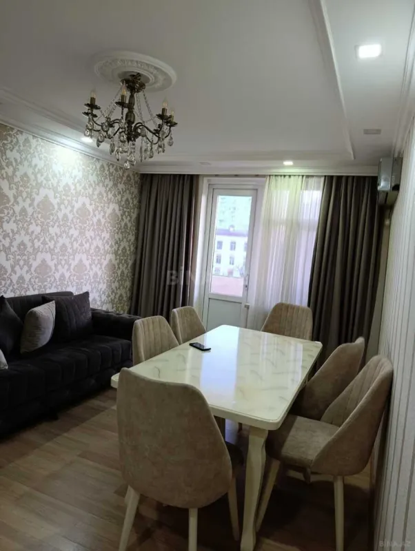 Kirayə verilir 2 otaqlı mənzil 55 m²
