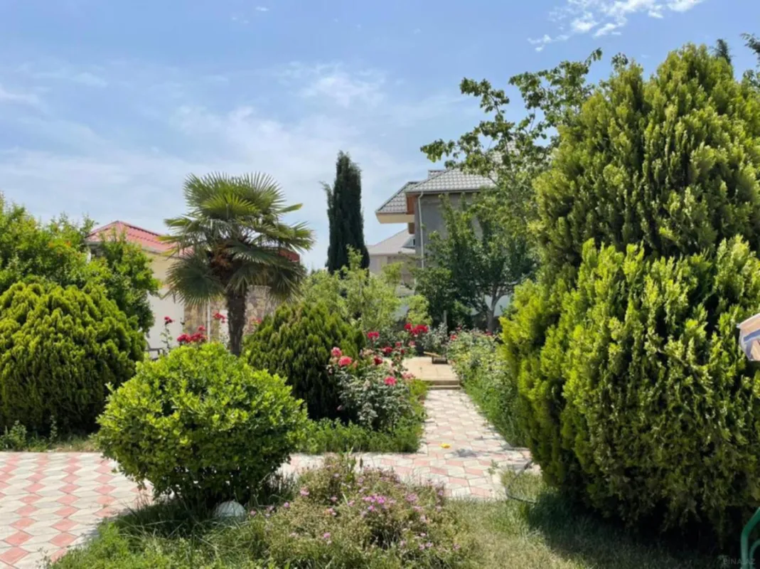 Satılır 6 otaqlı həyət evi 436 m²