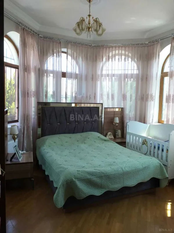 Satılır 6 otaqlı həyət evi 436 m²